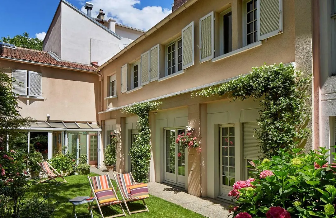 Le Vert Galant - Auberge Etchegorry-1